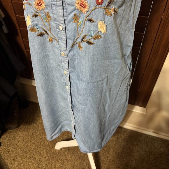 Terre Bleue Lyocell Shirt Dress Button Up Floral Embroidered sz S Chambray - Picture 3 of 6